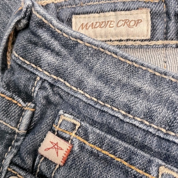 Big Star by Buckle Maddie Crop Mid Rise Faded Whiskered Blue Denim Jeans Size 27 - Picture 6 of 11